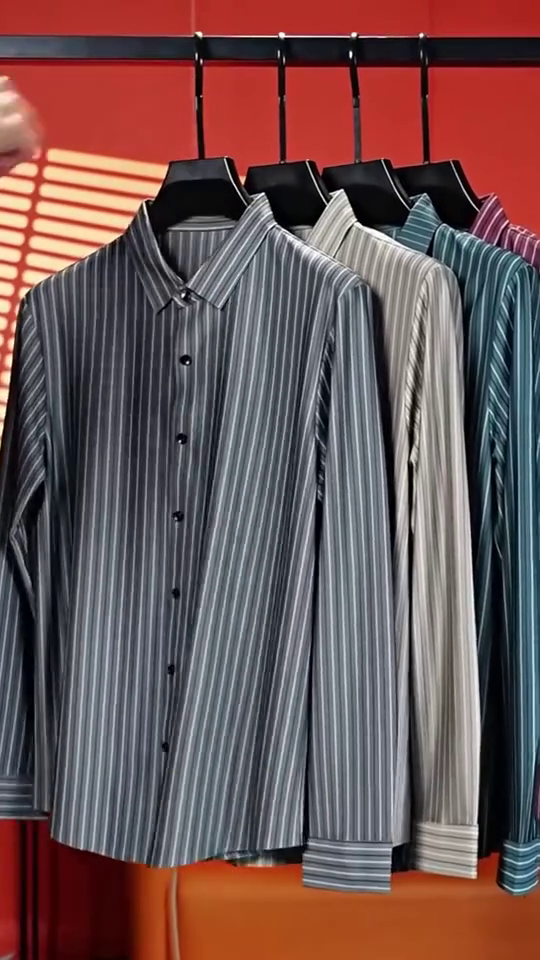 Men's Pure Cotton Checks Pattern Slim Fit Semi Cutaway Collar Full Sleeve Formal Shirt