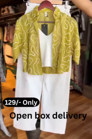 Women Regular Fit Printed Cut Away Collar Casual Shirt